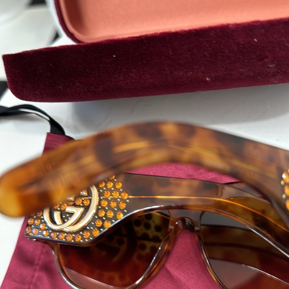 Gucci Hollywood Forever Collection SunglasseAcetate Frame, Crystal Studs.  NWOT - Picture 4 of 5